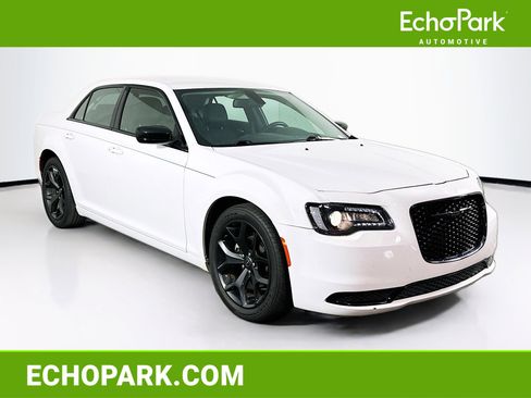 Used 2022 Chrysler 300 Touring w/ Sport Appearance Package image 1