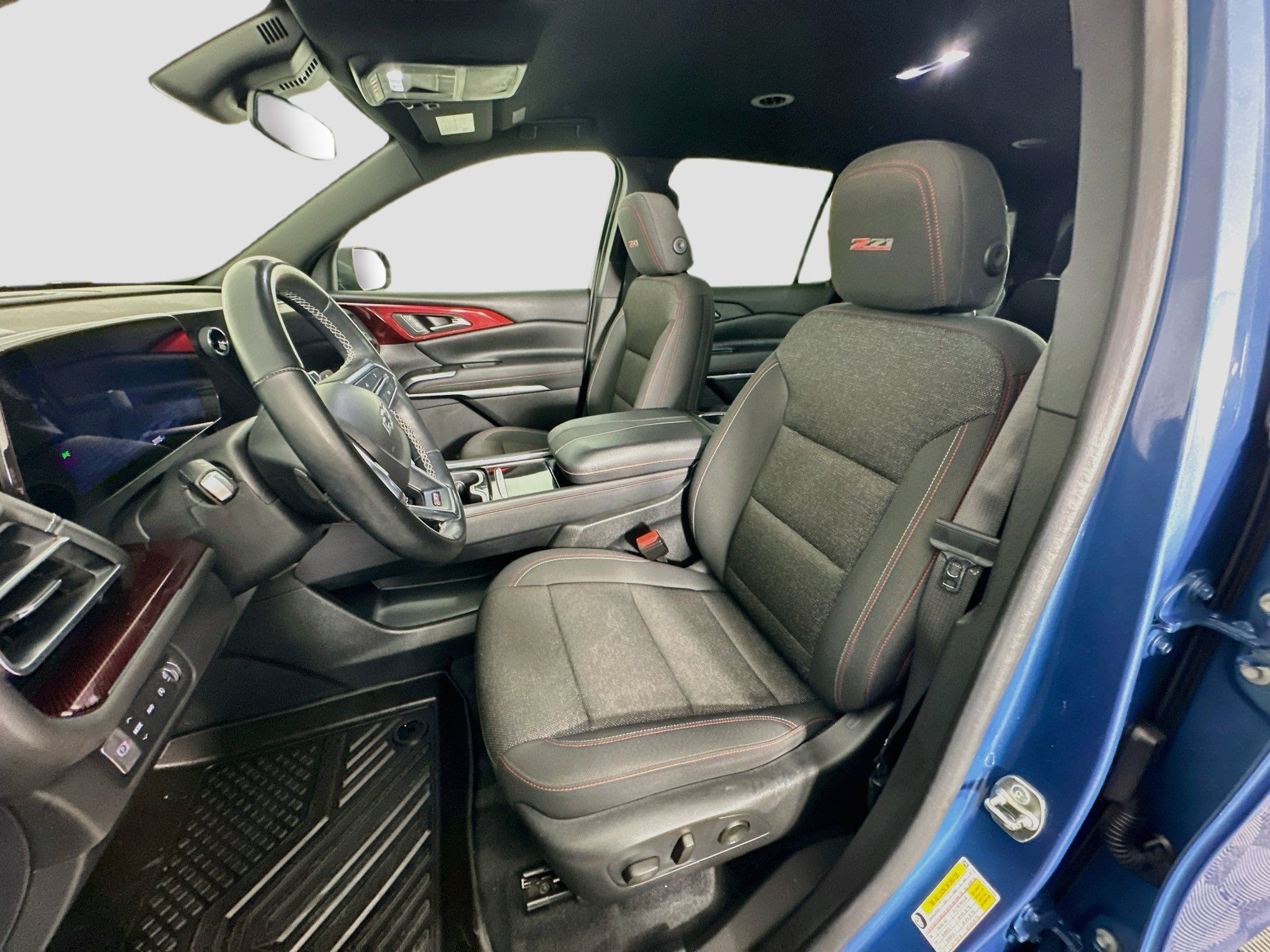 Used 2024 Chevrolet Traverse Z71 AWD/4WD image 13
