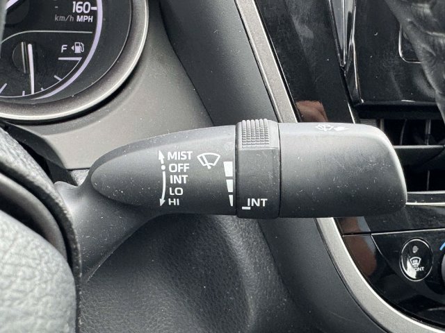 Used 2024 Toyota Camry SE w/ Cold Weather Package FWD image 31