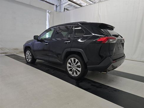 Used 2020 Toyota RAV4 Limited AWD/4WD image 4