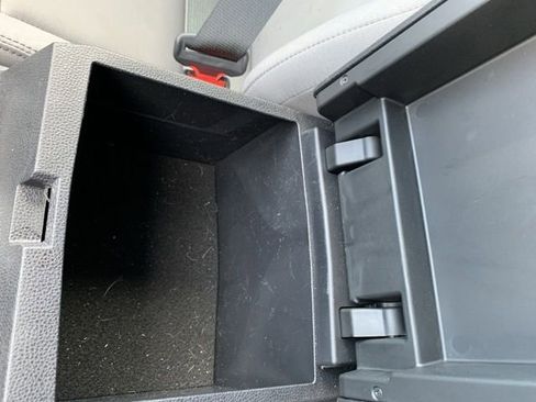 Certified 2025 Toyota Tacoma SR5 image 24