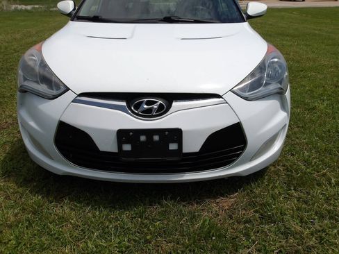 Used 2013 Hyundai Veloster w/ Tech Pkg FWD image 30