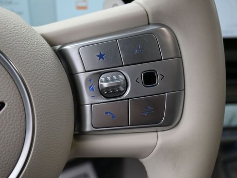 Used 2024 Genesis GV60 RWD image 22