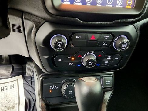 Used 2021 Jeep Renegade Limited AWD/4WD image 16