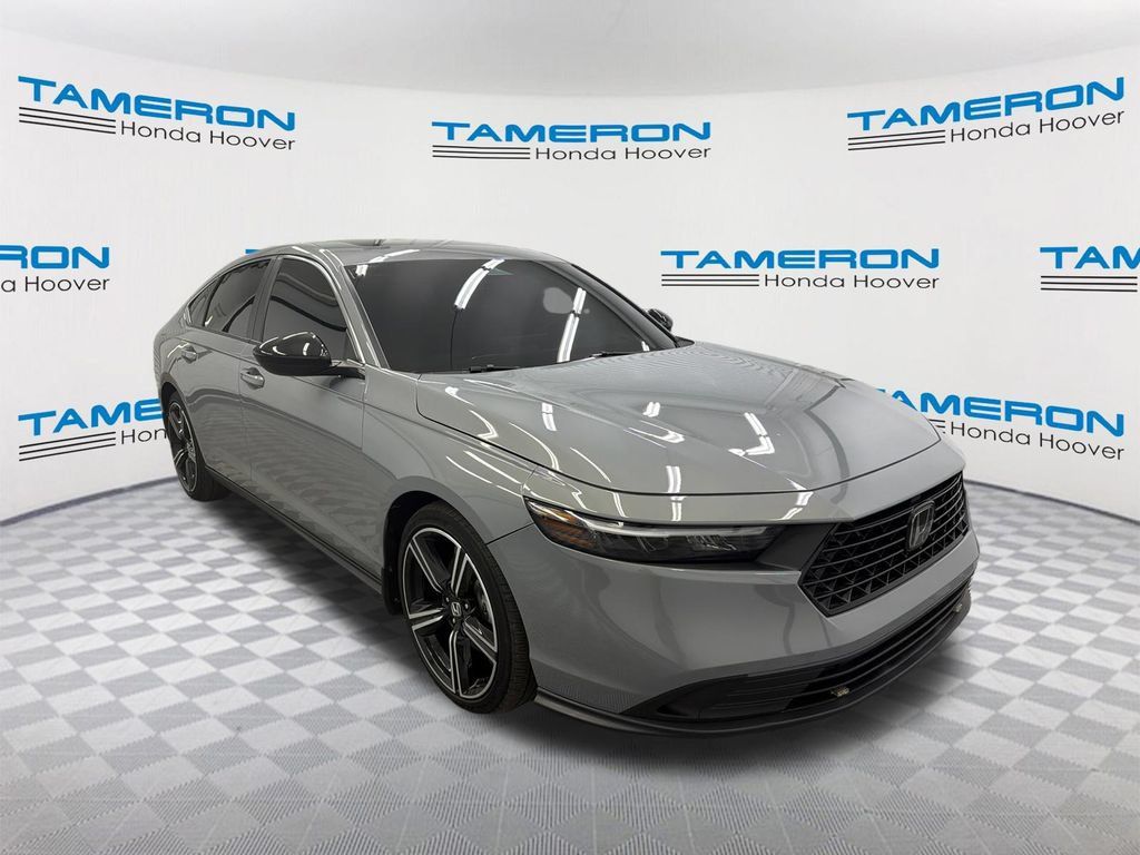 Used 2025 Honda Accord Sport image 7