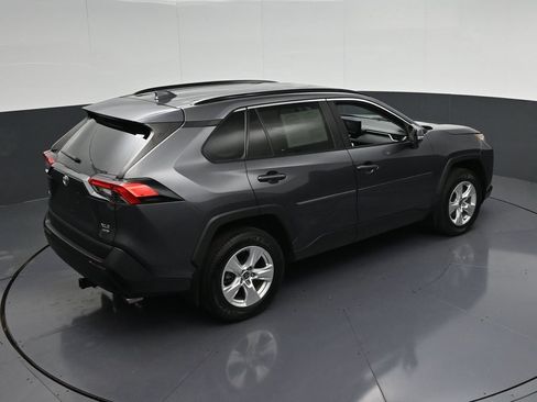 Used 2021 Toyota RAV4 XLE AWD/4WD image 19