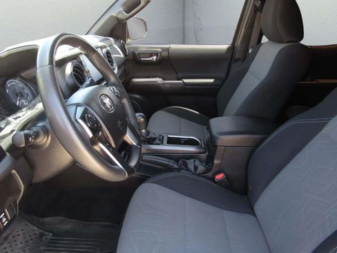 Used 2021 Toyota Tacoma TRD Off-Road RWD image 13