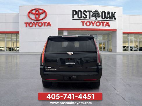 Used 2020 Cadillac Escalade Luxury w/ Escalade Sport Edition AWD/4WD image 6