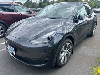 Used 2024 Tesla Model Y Long Range AWD/4WD video 1