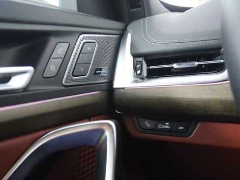 Used 2026 BMW X1 xDrive28i w/ Technology Package image 18