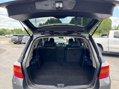 Used 2010 Toyota Highlander SE FWD image 12
