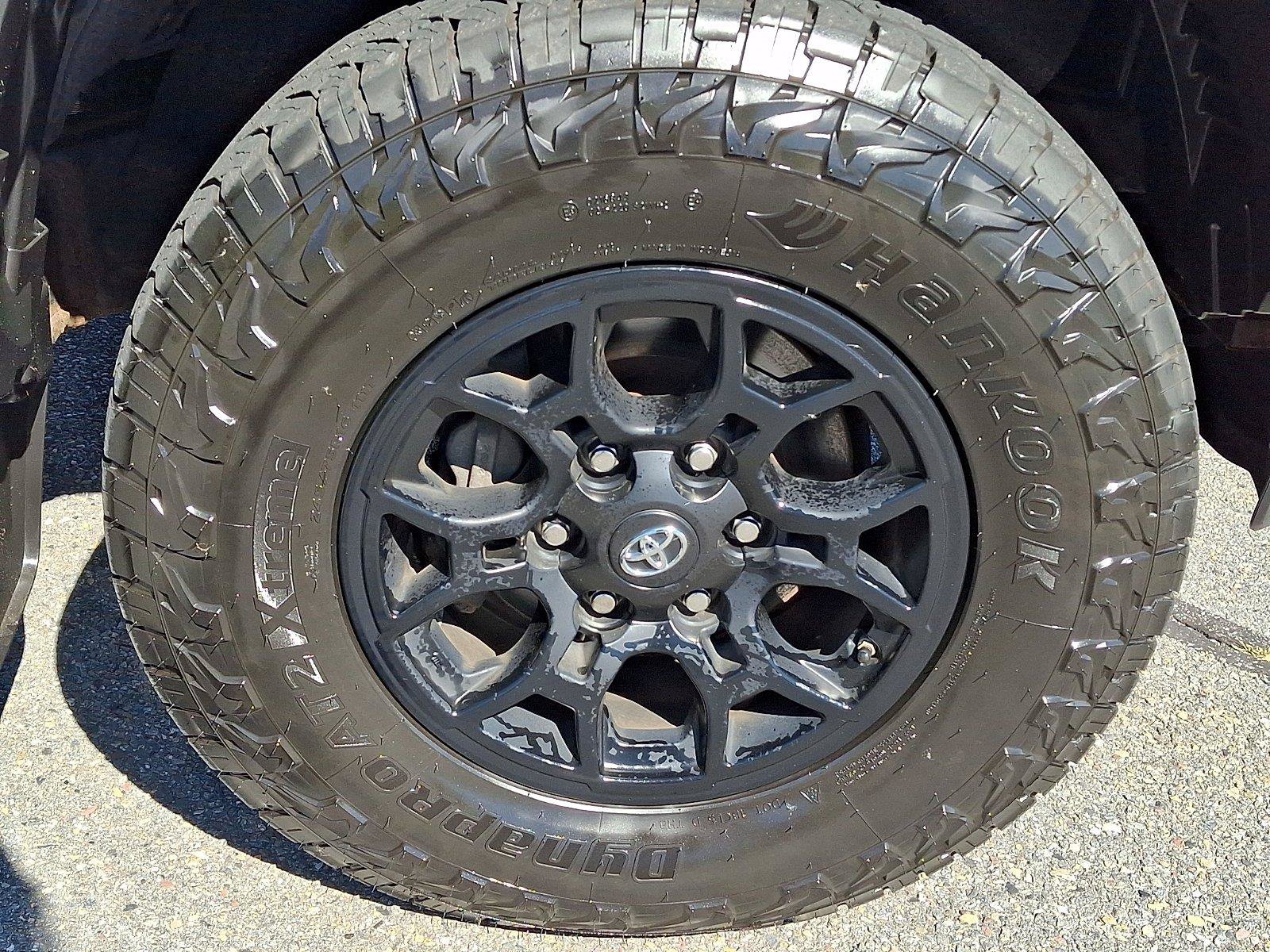 Used 2019 Toyota Tacoma SR w/ SX Package AWD/4WD image 8