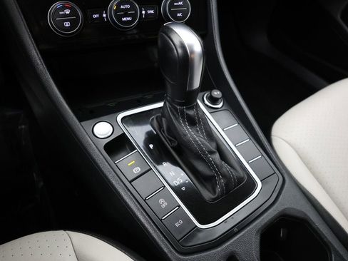 Used 2020 Volkswagen Jetta R-Line image 14