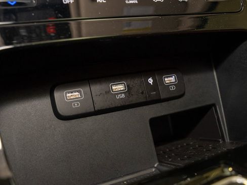 Certified 2024 Kia Carnival SX Prestige image 16