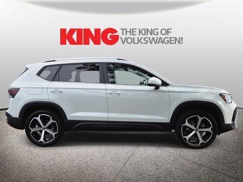 New 2026 Volkswagen Taos SEL AWD/4WD image 2