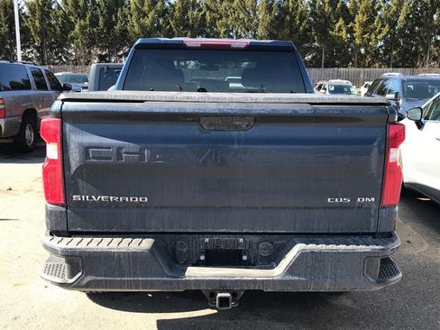 Used 2020 Chevrolet Silverado 1500 Custom w/ Custom Value Package image 14