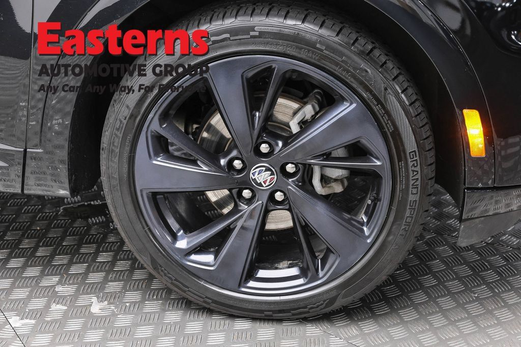 Used 2023 Buick Envision Essence w/ Sport Touring Package FWD image 32