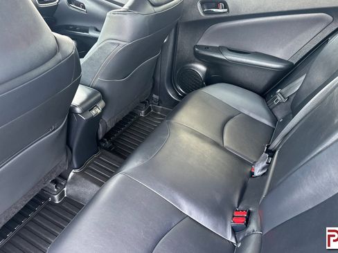 Used 2021 Toyota Prius Prime XLE FWD image 13