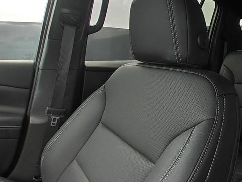 Used 2026 Chevrolet Traverse LT FWD image 12