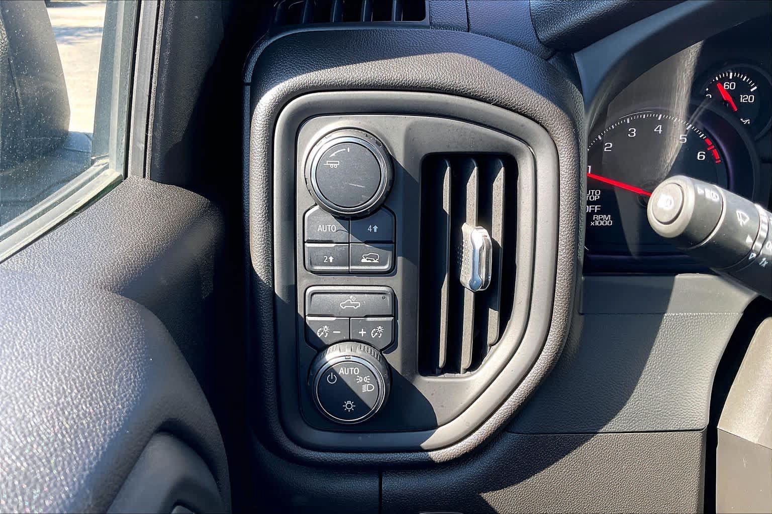 Used 2024 Chevrolet Silverado 1500 Custom AWD/4WD image 32