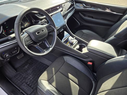 Used 2023 Jeep Grand Cherokee Trailhawk w/ Advanced Protech Group II image 16