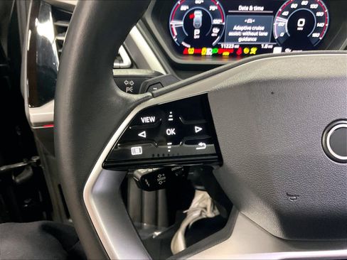 Used 2024 Audi Q4 e-tron Premium Plus w/ Premium Plus image 19