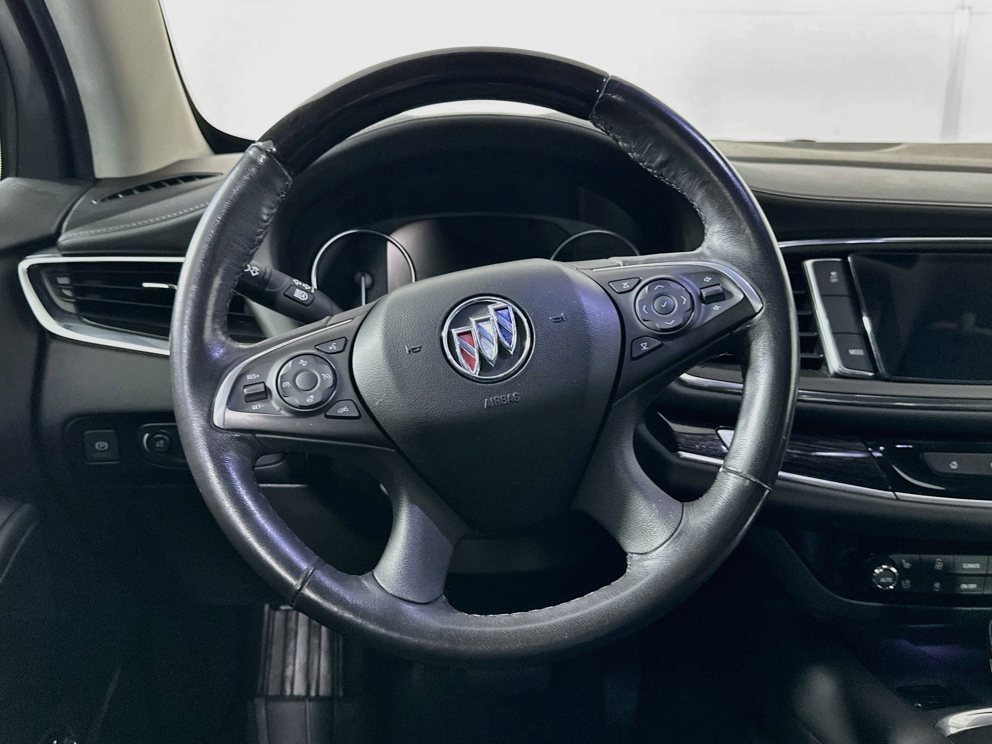 Used 2021 Buick Enclave Avenir w/ Avenir Technology Package FWD image 18