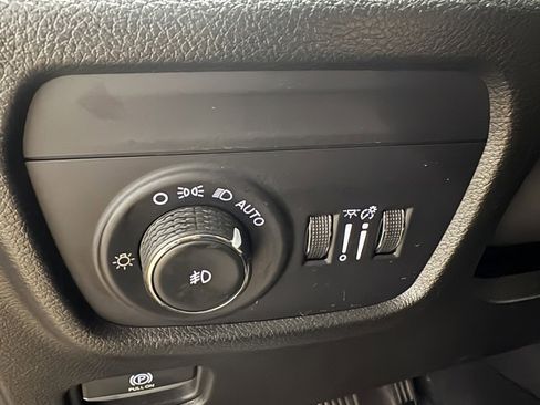 Used 2022 Jeep Grand Cherokee Trailhawk w/ Luxury Tech Group III image 22