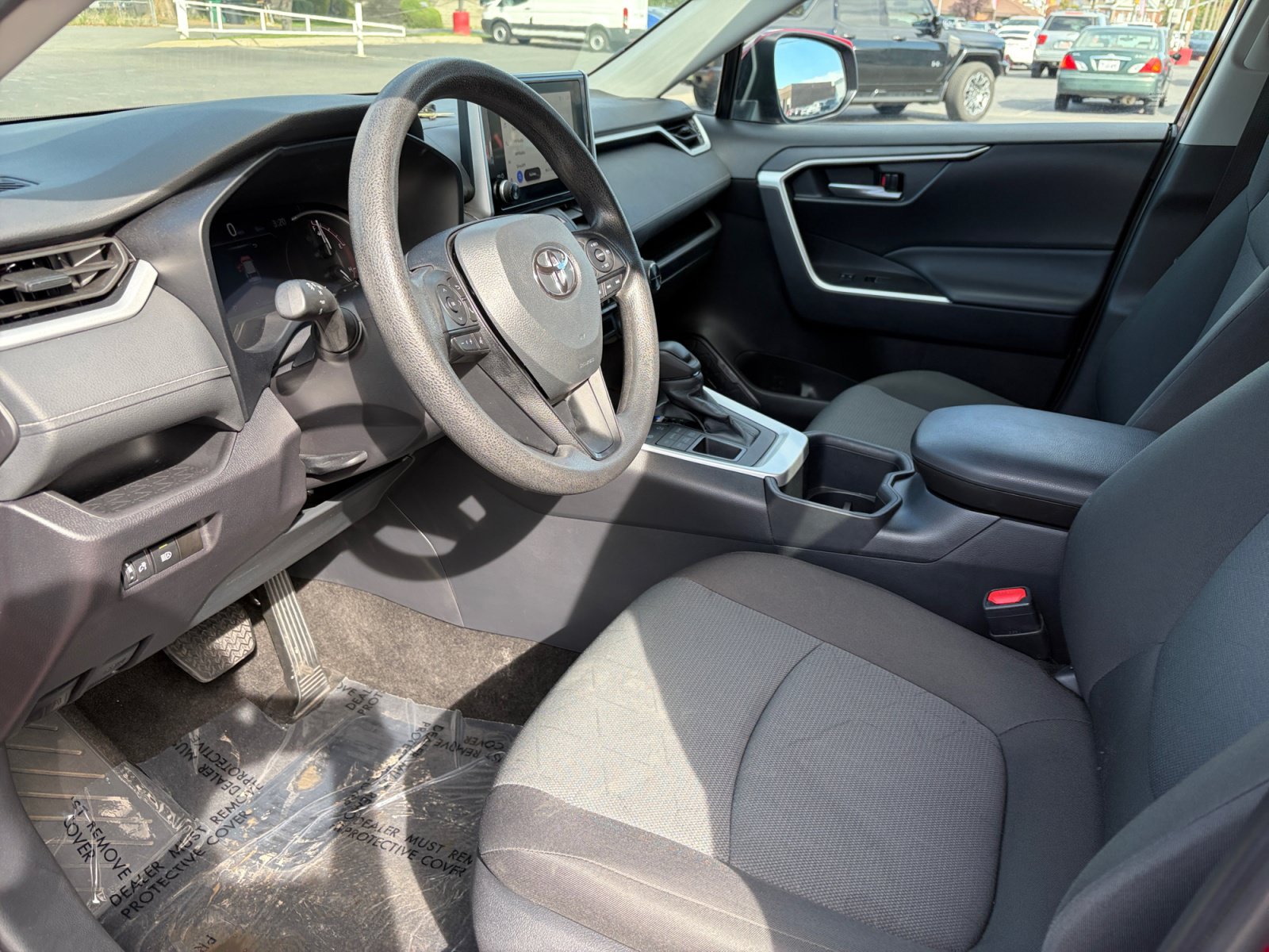 Used 2025 Toyota RAV4 XLE AWD/4WD image 10