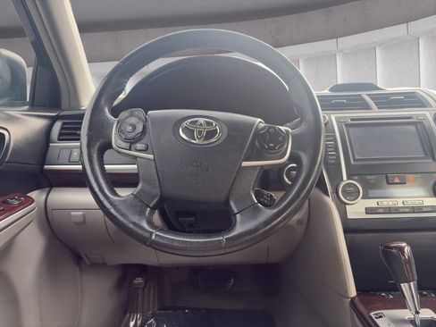 Used 2013 Toyota Camry XLE FWD image 11