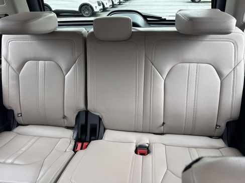 Used 2024 Ford Expedition Limited image 21