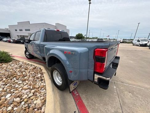 Used 2023 Ford F350 Lariat w/ Lariat Ultimate Package AWD/4WD image 3