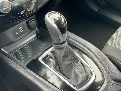 Certified 2020 Nissan Rogue Sport SV AWD/4WD image 29