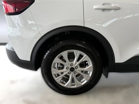 Used 2025 Ford Escape Active FWD image 13