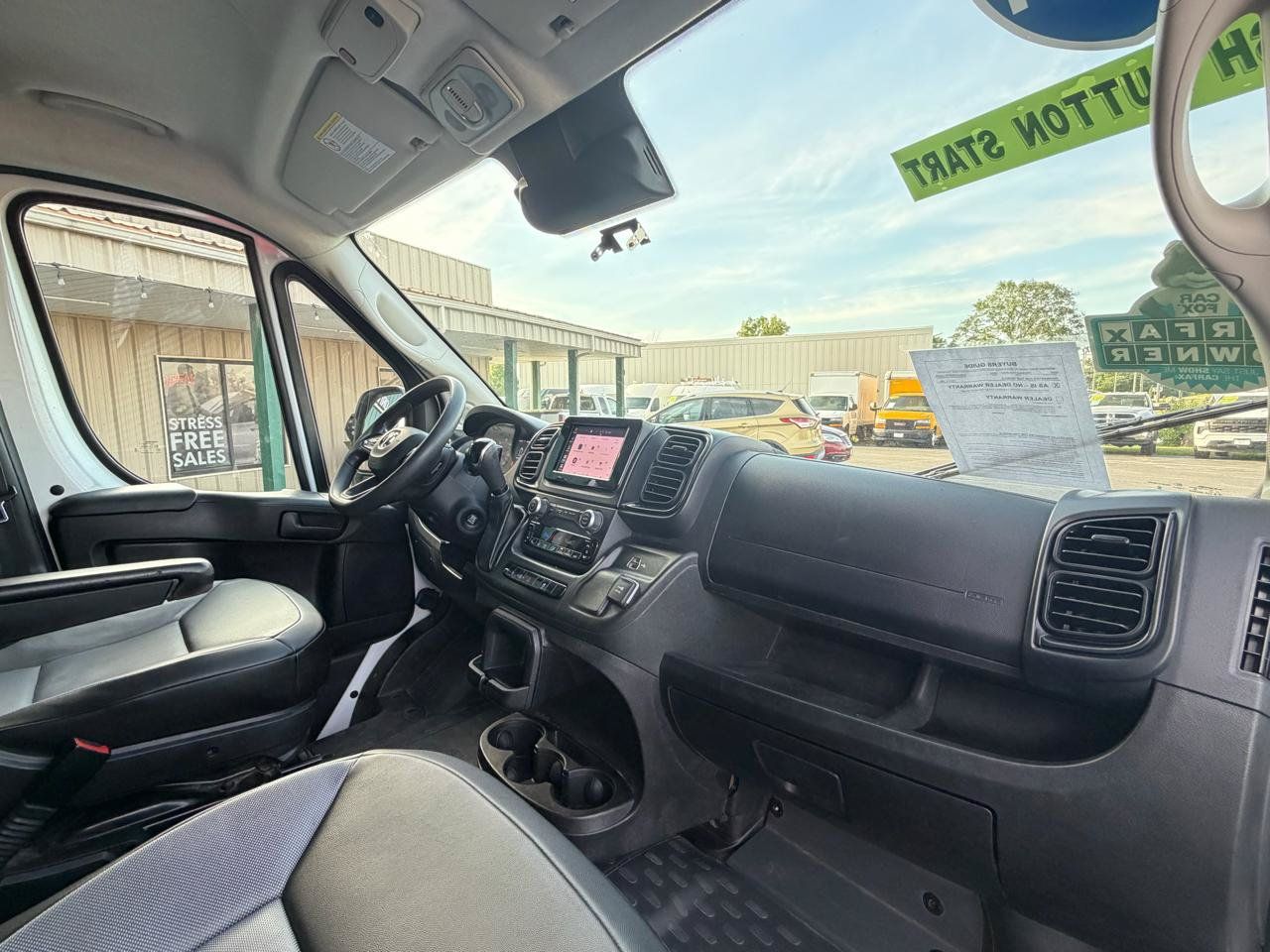 Used 2024 RAM ProMaster 2500 w/ Convenience Group FWD image 9