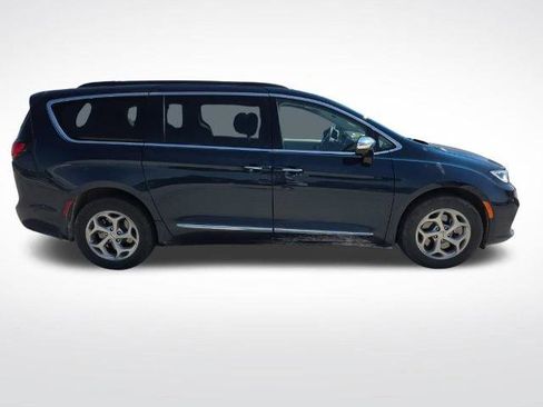 Used 2023 Chrysler Pacifica Limited w/ Uconnect Theater Family Group AWD/4WD image 40