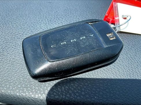 Used 2025 Toyota Camry SE FWD image 12