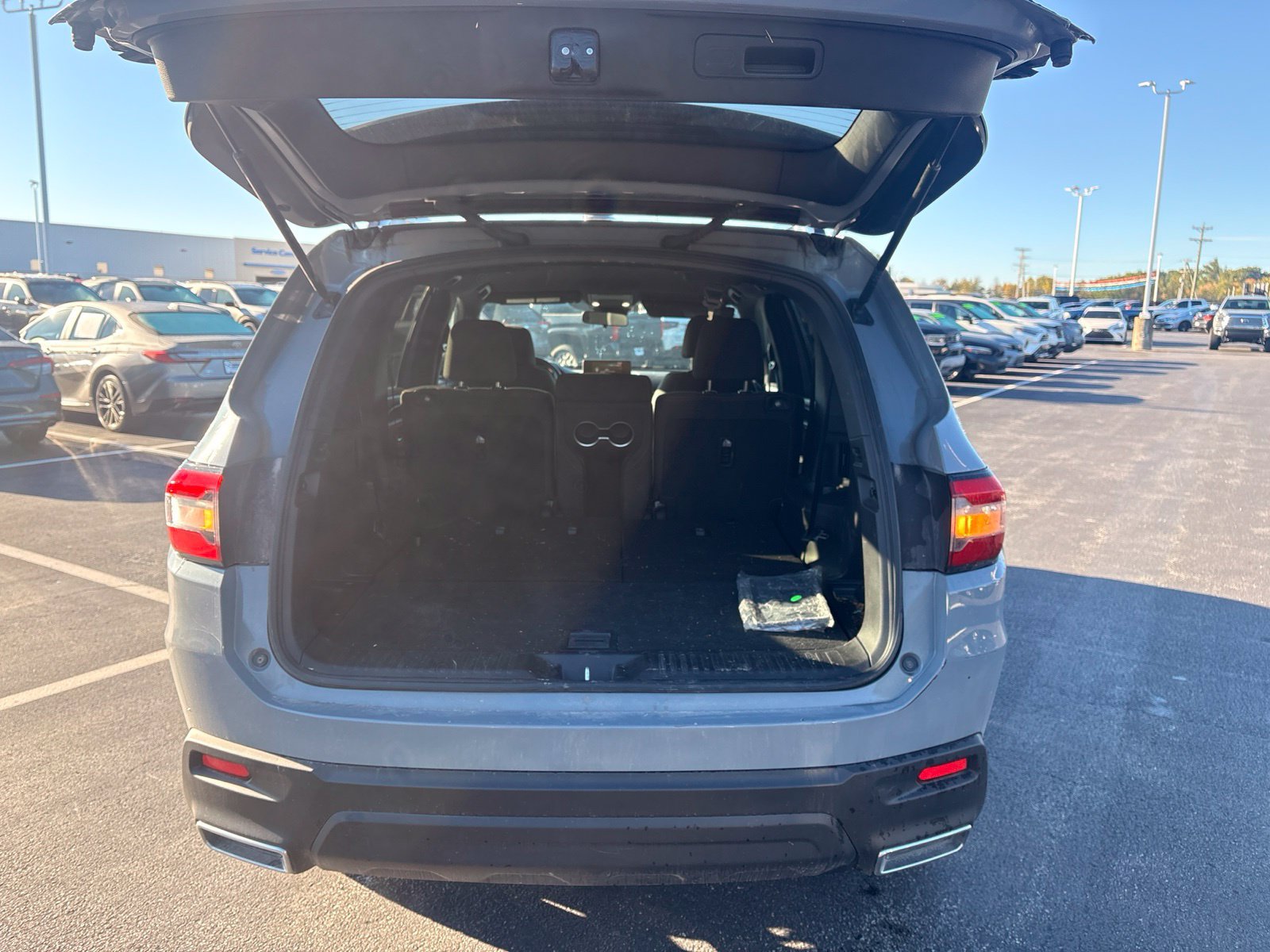 Used 2025 Honda Pilot Sport image 18