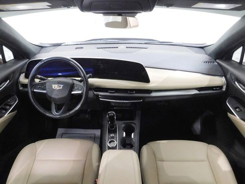 Used 2024 Cadillac XT4 Luxury w/ Cold Weather Package image 42