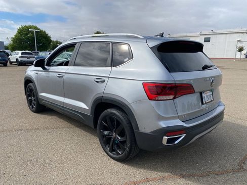 Used 2023 Volkswagen Taos SE image 6