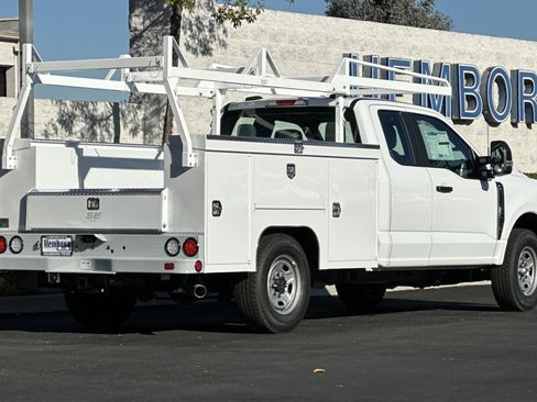 New 2026 Ford F250 XL w/ XL Chrome Package image 4