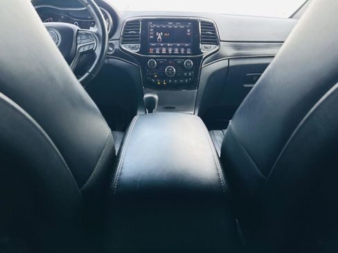 Used 2019 Jeep Grand Cherokee Limited X image 25