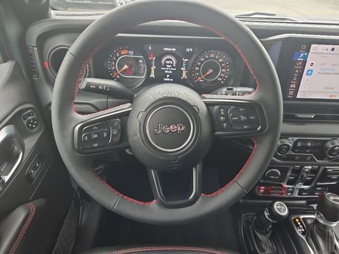 Used 2024 Jeep Wrangler Unlimited Rubicon AWD/4WD image 32