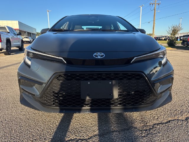 Used 2026 Toyota Corolla SE w/ SE Package FWD image 11
