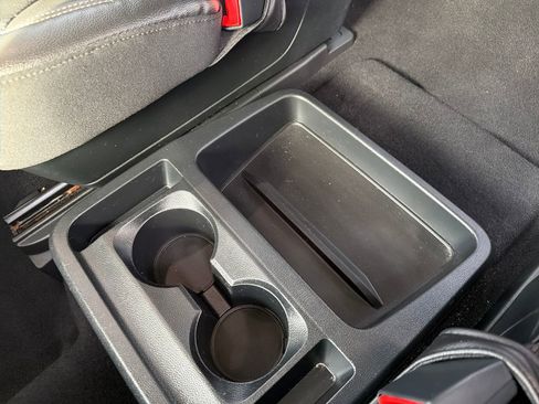 Used 2020 Ford Explorer XLT w/ Equipment Group 202A image 26