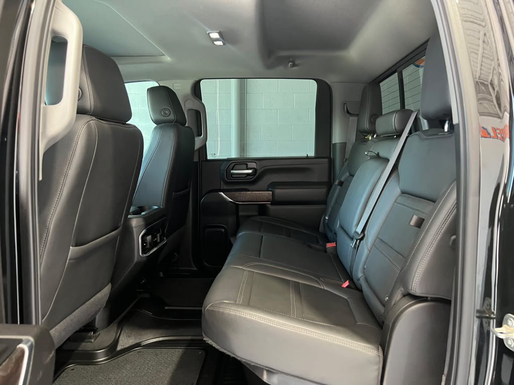 Used 2022 GMC Sierra 2500 Denali w/ Denali Black Diamond Edition AWD/4WD image 13