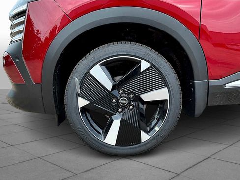 New 2025 Nissan Kicks SR image 9