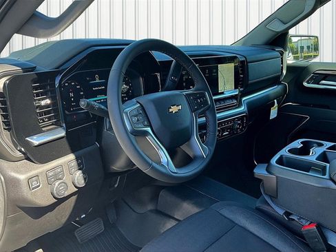 New 2026 Chevrolet Silverado 1500 LT w/ Z71 Off-Road Package image 3