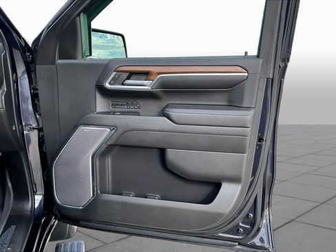 Certified 2022 Chevrolet Silverado 1500 High Country w/ High Country Premium Package AWD/4WD image 23
