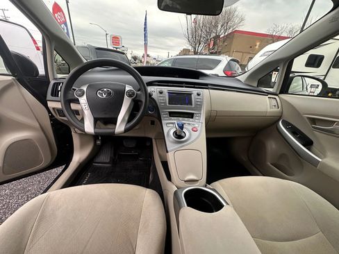 Used 2014 Toyota Prius Two image 13